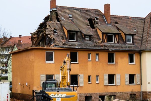 Rénovation maison ancienne : estimez votre budget efficacement